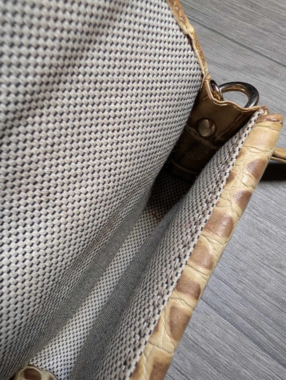 Dooney&Bourke Croc Embossed Wallet Wristlet 🐊✨ - Picture 8 of 8